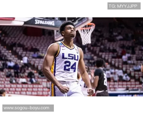 卡梅隆托马斯得分低迷却助攻爆发展现转型潜力